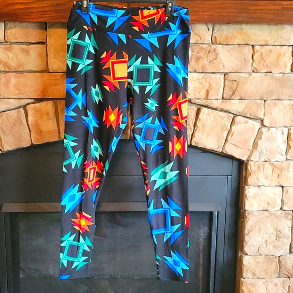 Tall and Curvy LuLaRoe Leggings
